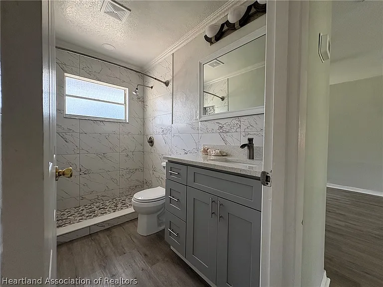3127 King Dr — Photo 11