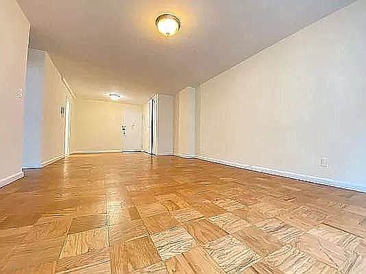 3rd image of 250 E 63rd St APT 510