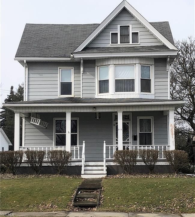 1st image of 215 N Elm St