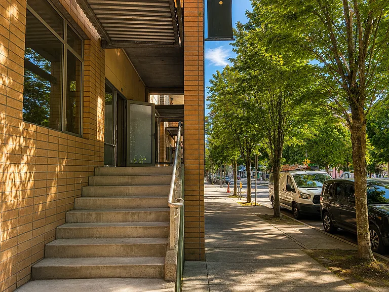 701 Columbia St #107 — Photo 14