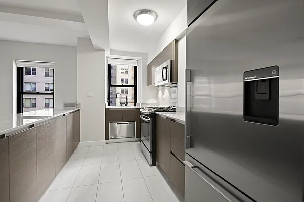 Rented by Stonehenge NYC LLC | media 11