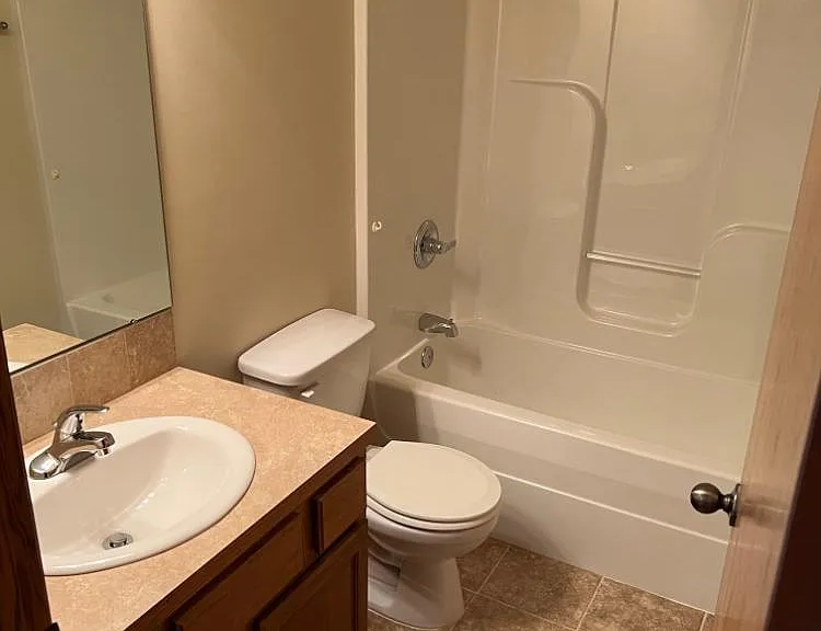 715 S Peckham Ct — Photo 15