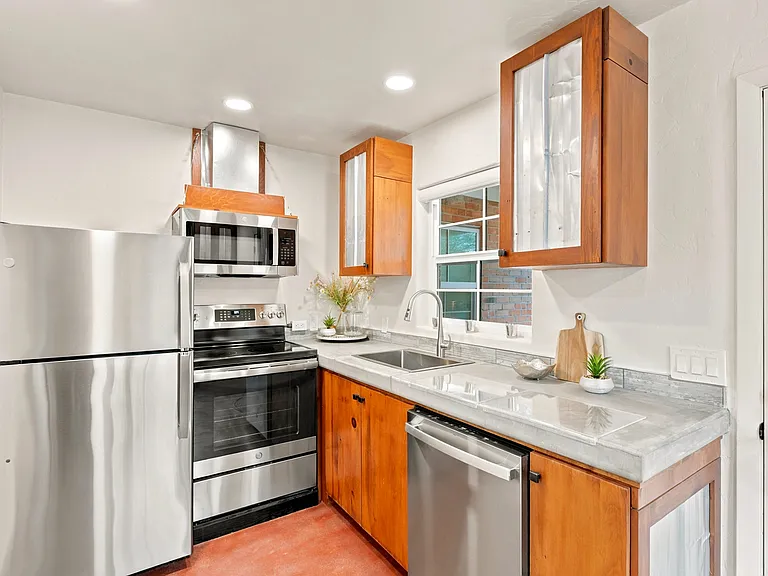 Kitchen 1