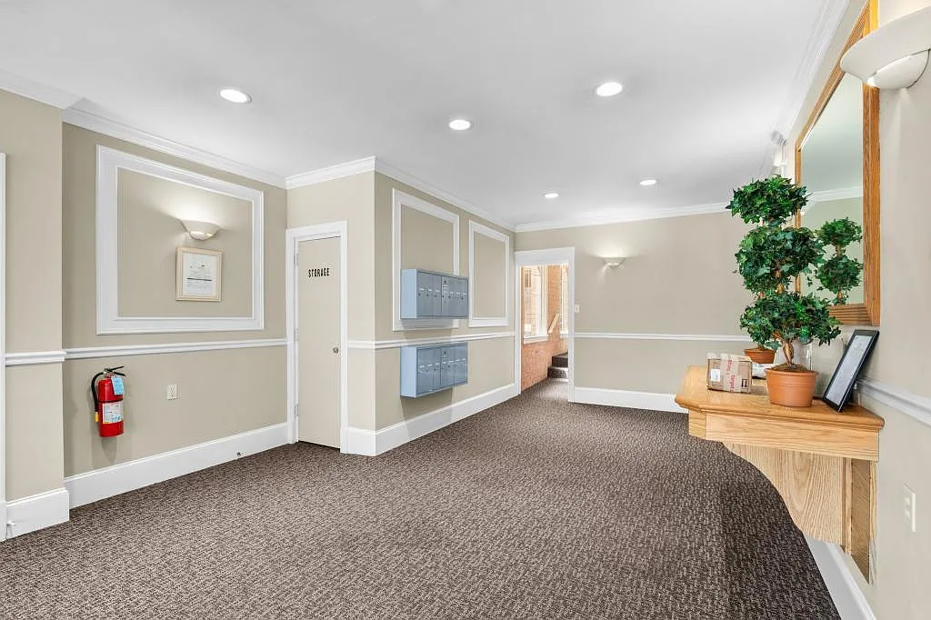 2515 P St NW, unit 201 — Photo 3