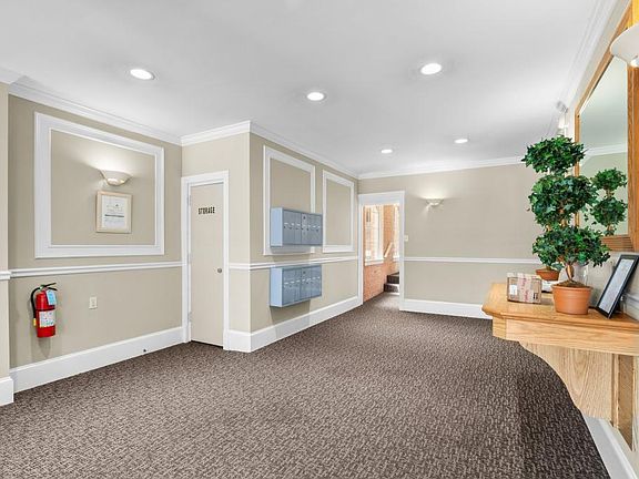 3rd image of 2515 P St NW APT 201