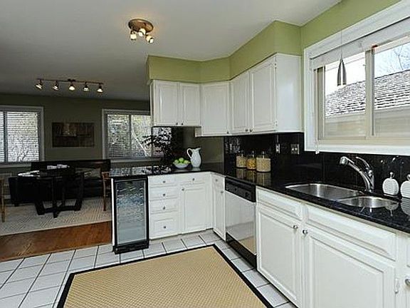 2nd image of 1560 S York St