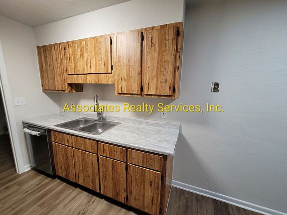 3rd image of 415 NE 42nd Pl #1042-03