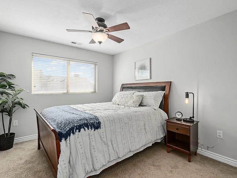 140 E Ace Ln — Photo 7
