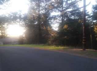 613 Redwood Rd, Whitethorn, CA 95589