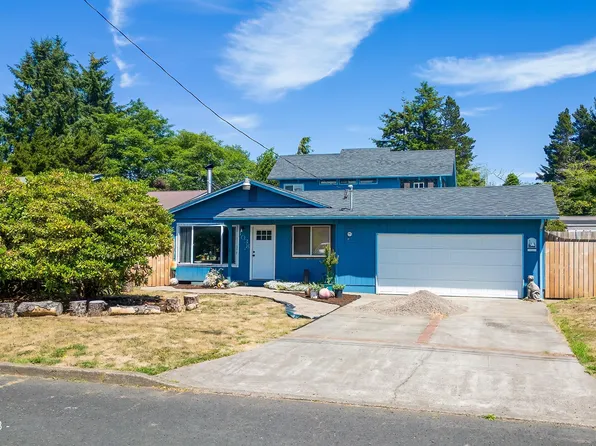 1038 NE Fogarty St, Newport, OR 97365