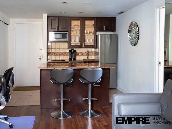 2nd image of 150 W 51st St APT 1504