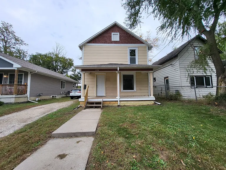 1267 Stewart St — Photo 37
