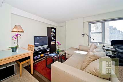 3rd image of 100 W 93rd St APT 11A