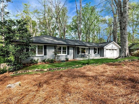 3rd image of 2424 Melinda Ct