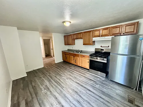 552 W 5th St #3 Photo 1