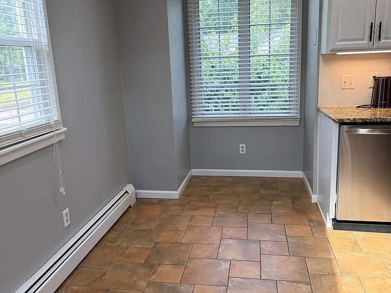 9 Pilgrim Ln — Photo 6
