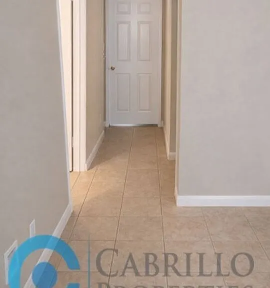 925 Martin Dr #7 — Photo 7