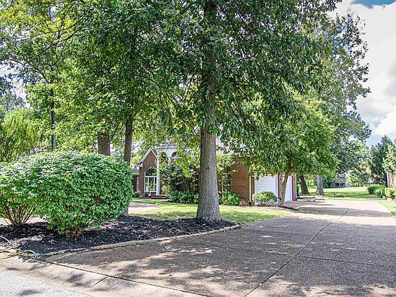 3rd image of 6657 Kingston Dr