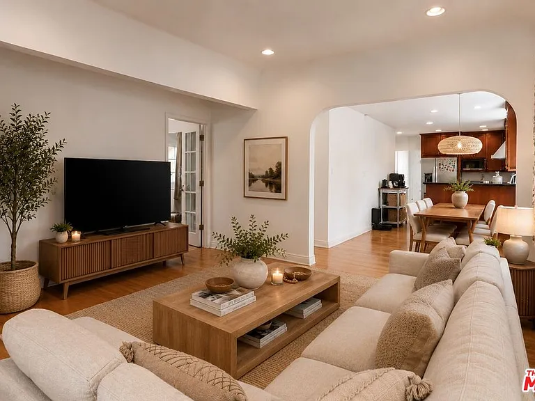 2310 Manning Ave — Photo 3