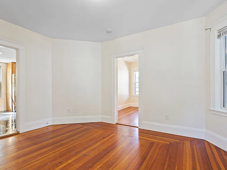 30 Tuttle St #2 — Photo 14