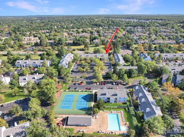 2013 Aspen Dr, Plainsboro, NJ 08536