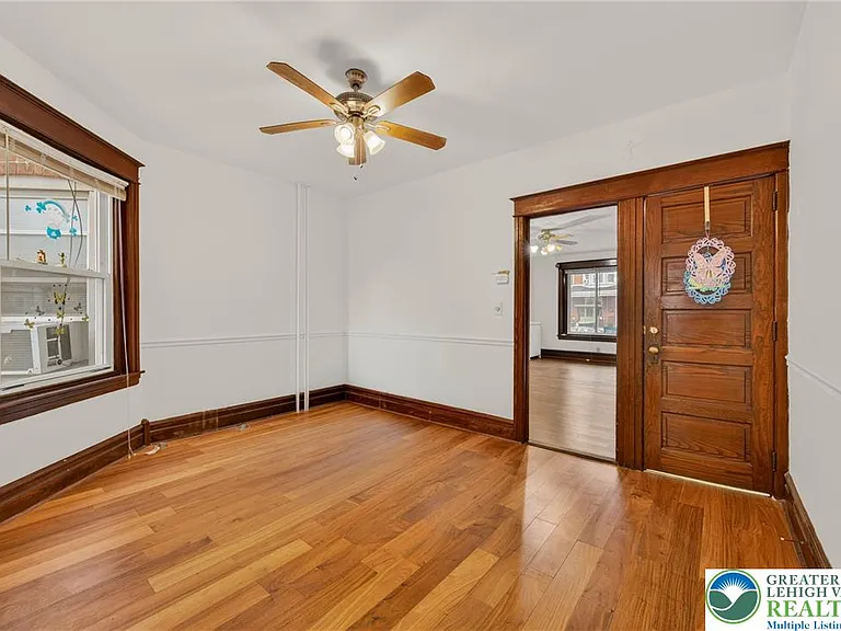 626 N 11th St — Photo 16