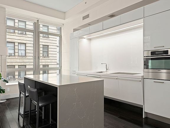 3rd image of 111 Fulton St APT 614