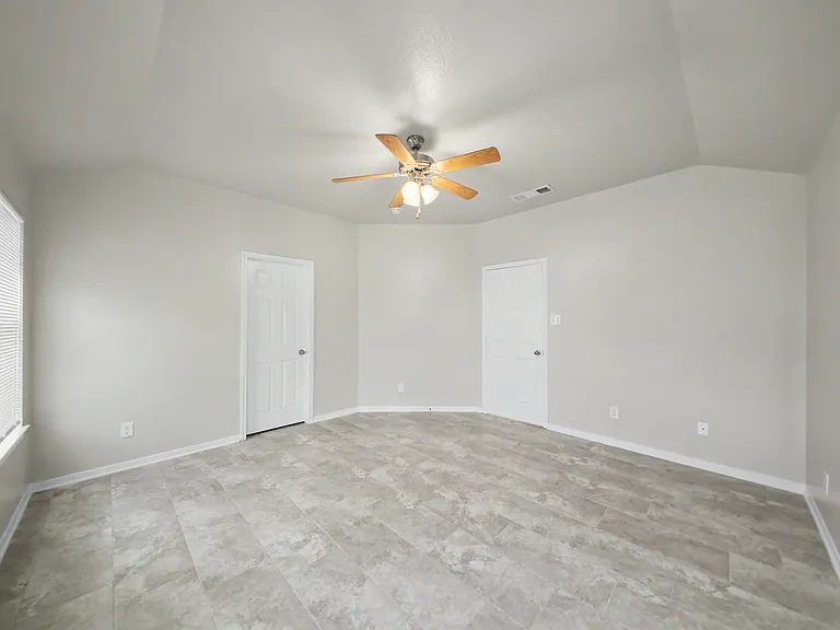2701 Tarrant County Dr — Photo 14