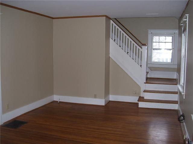 2nd image of 46 Ross St