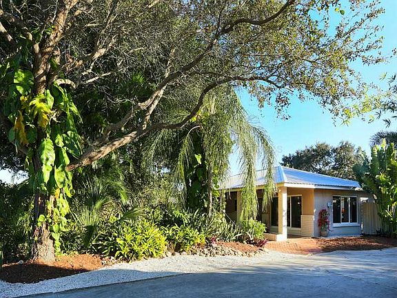 2nd image of 409 Park Lane Dr