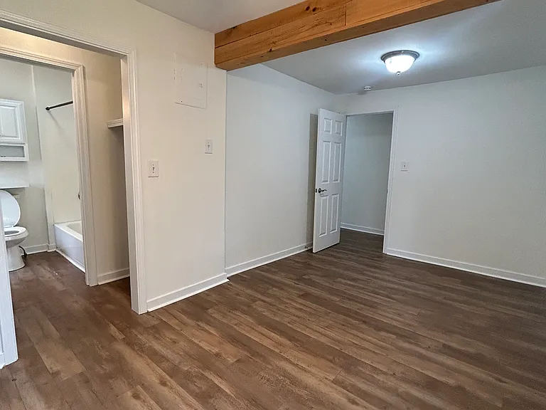 614 Boston Rd — Photo 15