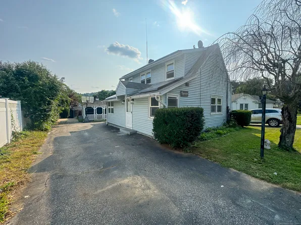 90 Grove Avenue, Derby, CT 06418