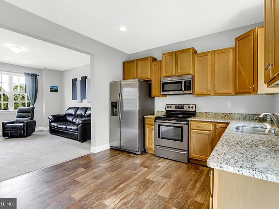 5th image of 44 Katelyn Dr