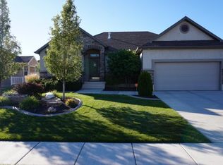 921 E Sam Cir, Clearfield, UT 84015