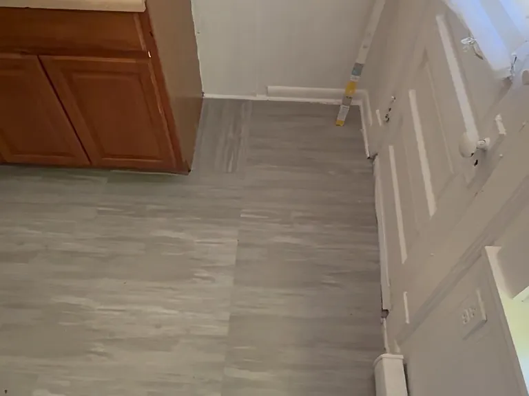 221 Reifert St — Photo 5