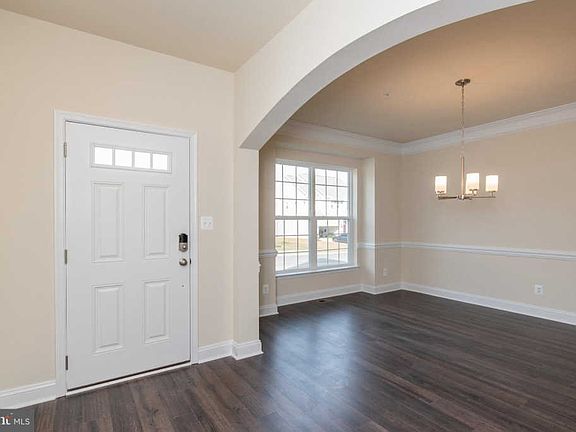 3rd image of 2037 Margrave Ave