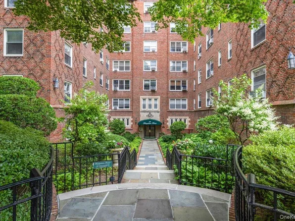 250 Bronxville Road #5H, Bronxville, NY 10708