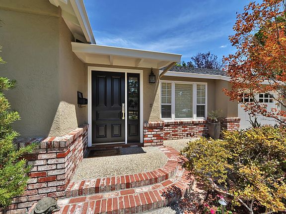2nd image of 15135 Chelsea Dr