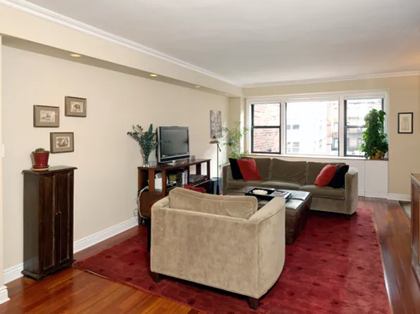 345 East 52nd Street image 1 of 1