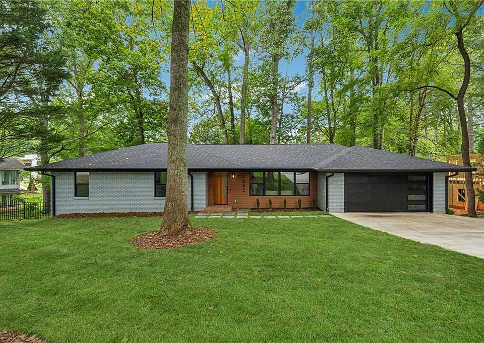 1st image of 1542 Lavista Rd