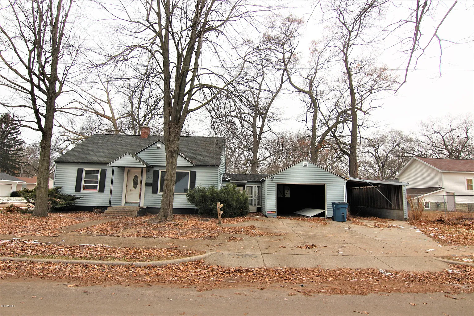 374 W Rotterdam Ave photo 1