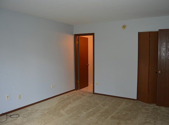 3rd image of 966 Cumberland Ct APT A1