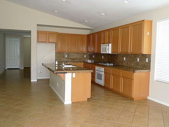 3rd image of 13158 Monrovia St