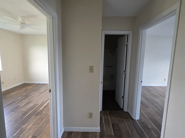 320 Hubbard St — Photo 20