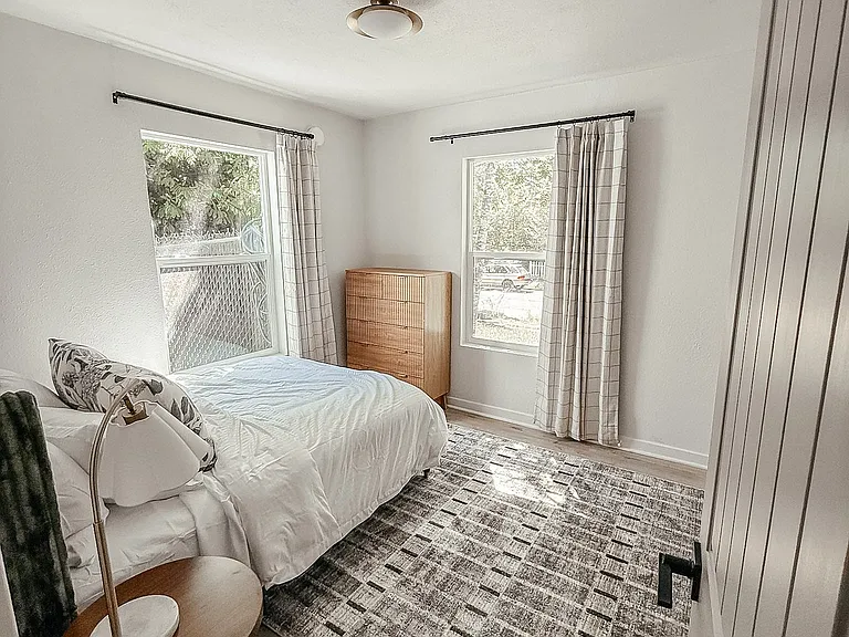2220 S 8th St — Photo 17