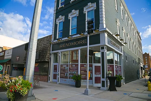 901 E Main St Photo 1