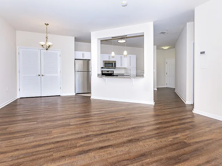 Knoll Crest Apartments — Photo 49