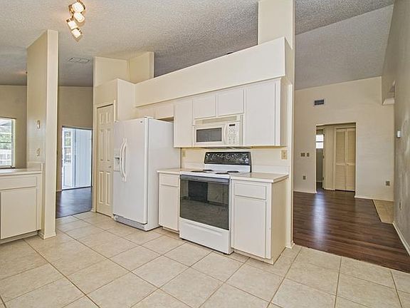 4th image of 5263 Saint Lucia Dr