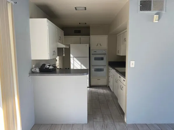 46045 Ocotillo Dr APT 2, Palm Desert, CA 92260