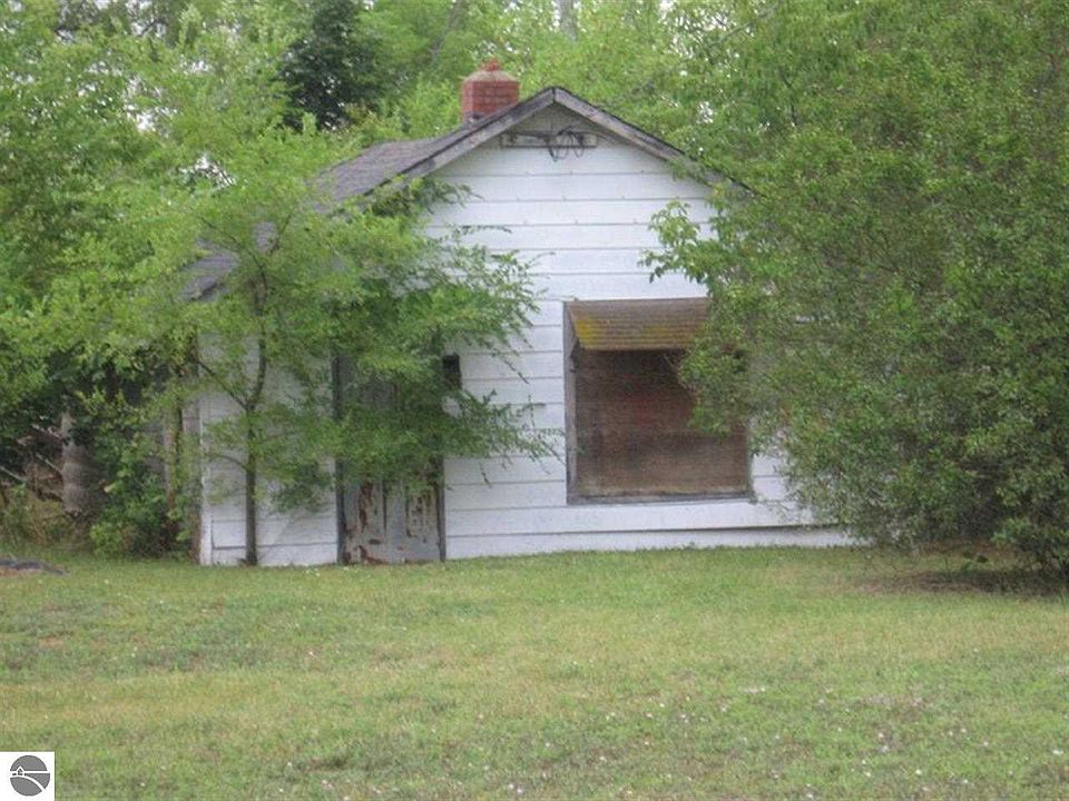 2nd image of 388 N 2nd St